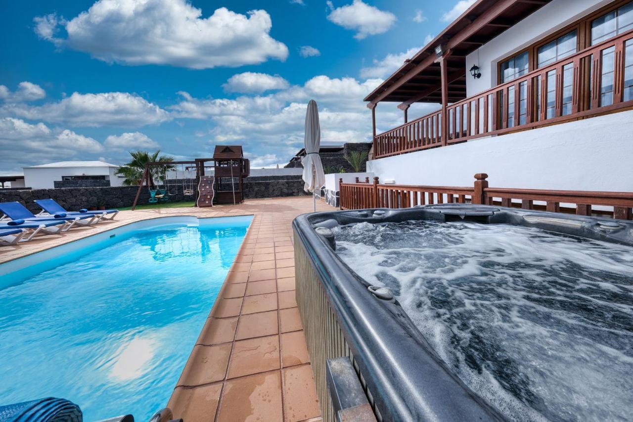 Villa Flavia-Private Pool, Jacuzzi, Sea Views Playa Blanca  Kültér fotó